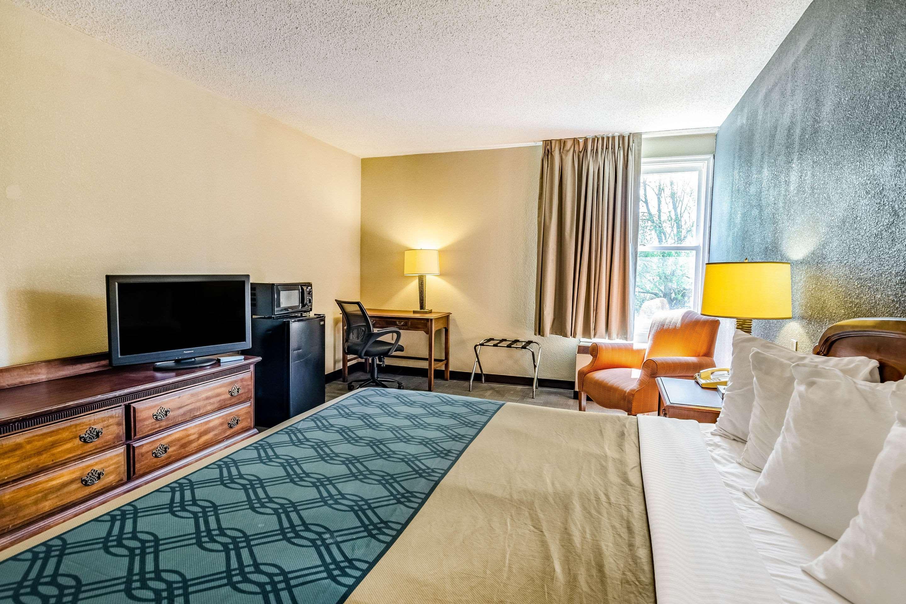 Econo Lodge Inn & Suites Radford-Blacksburg Area Dış mekan fotoğraf