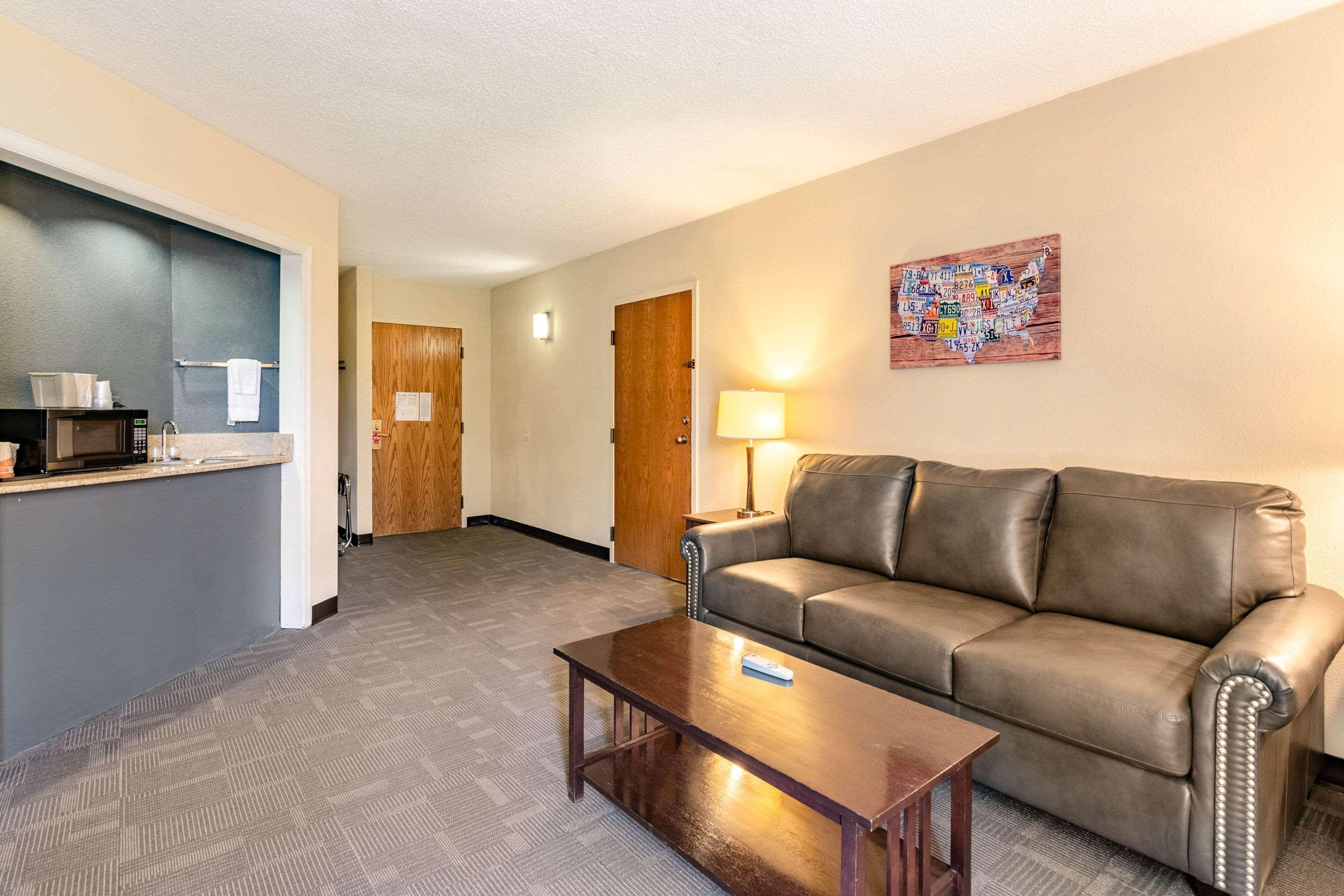 Econo Lodge Inn & Suites Radford-Blacksburg Area Dış mekan fotoğraf