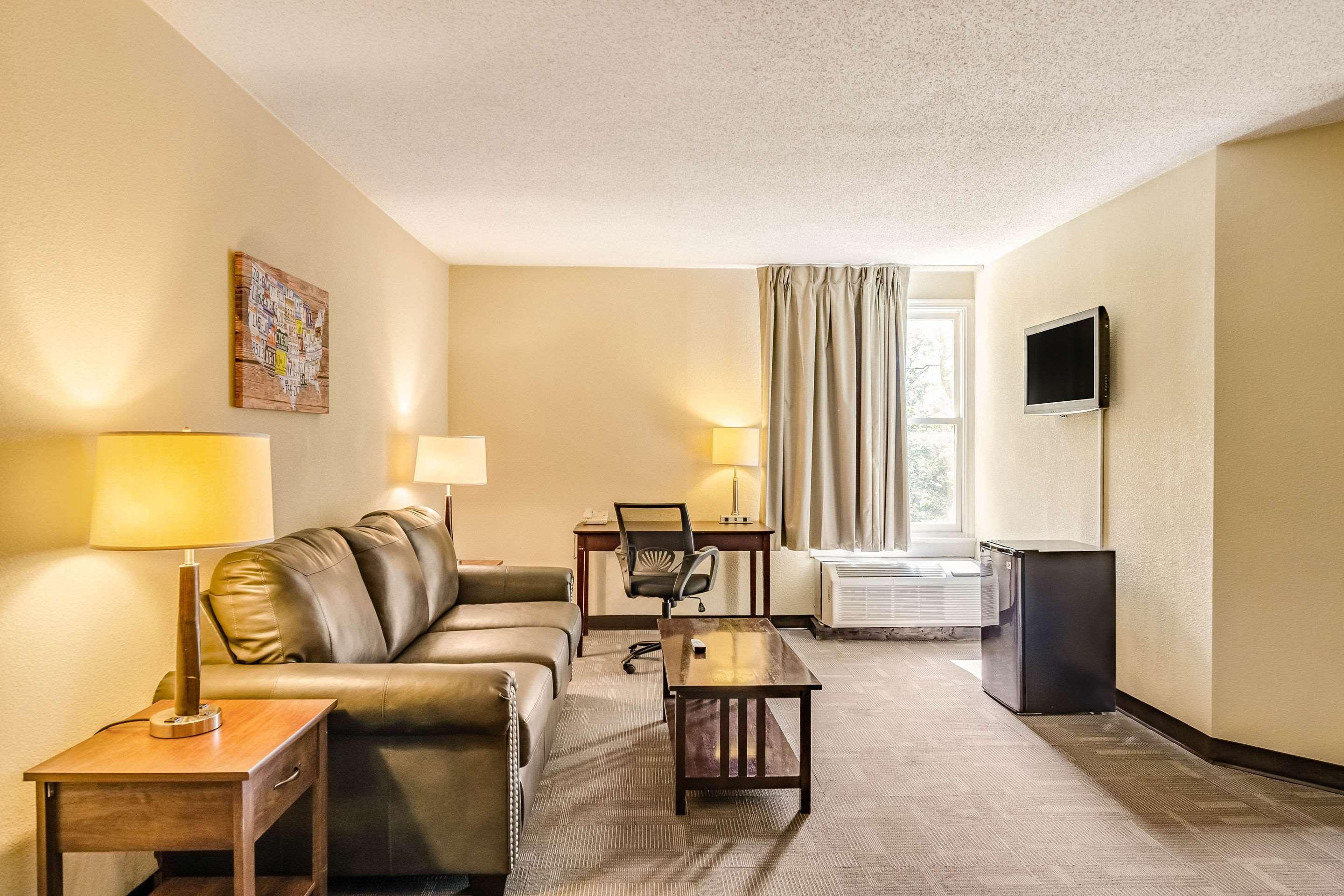 Econo Lodge Inn & Suites Radford-Blacksburg Area Dış mekan fotoğraf