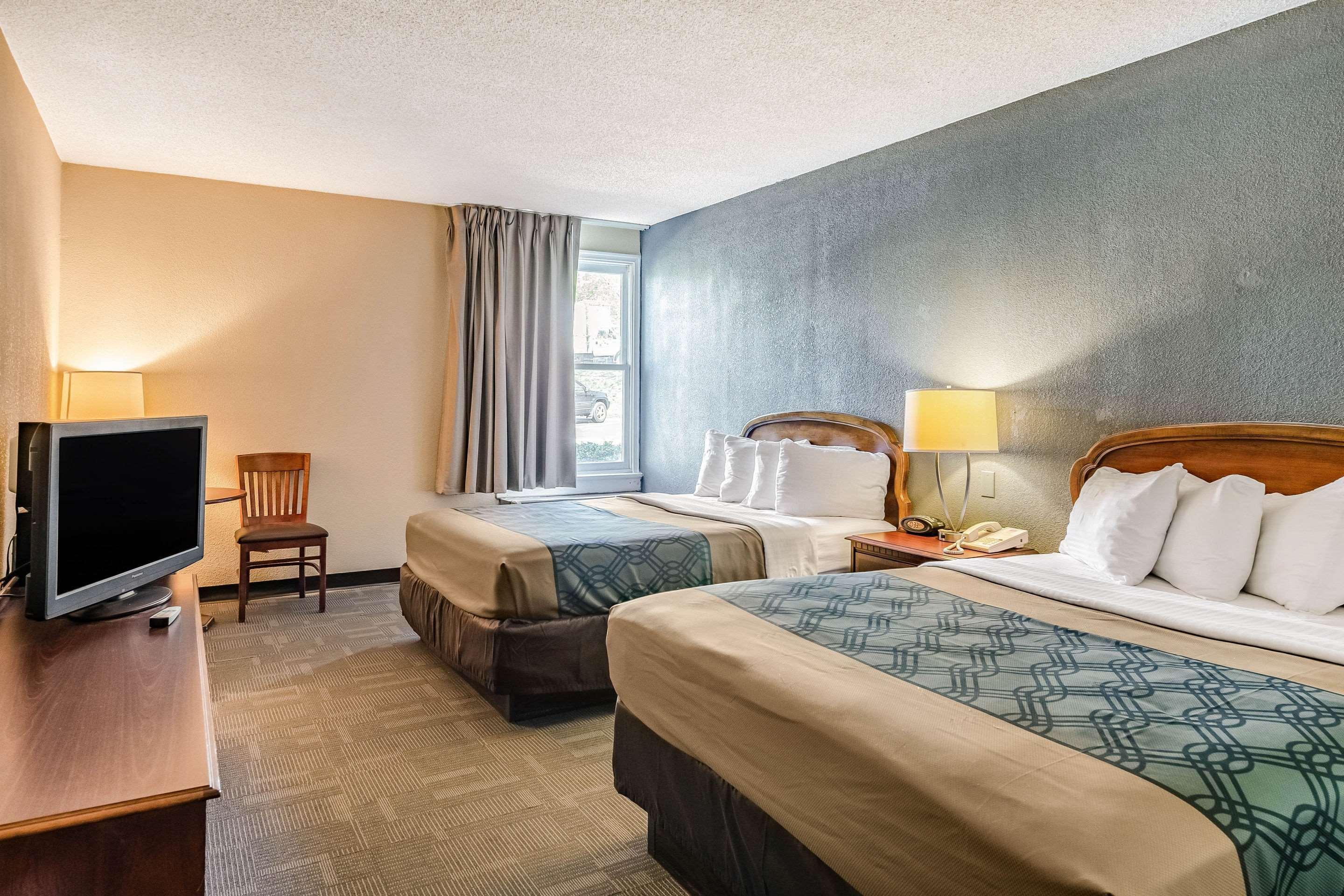 Econo Lodge Inn & Suites Radford-Blacksburg Area Dış mekan fotoğraf