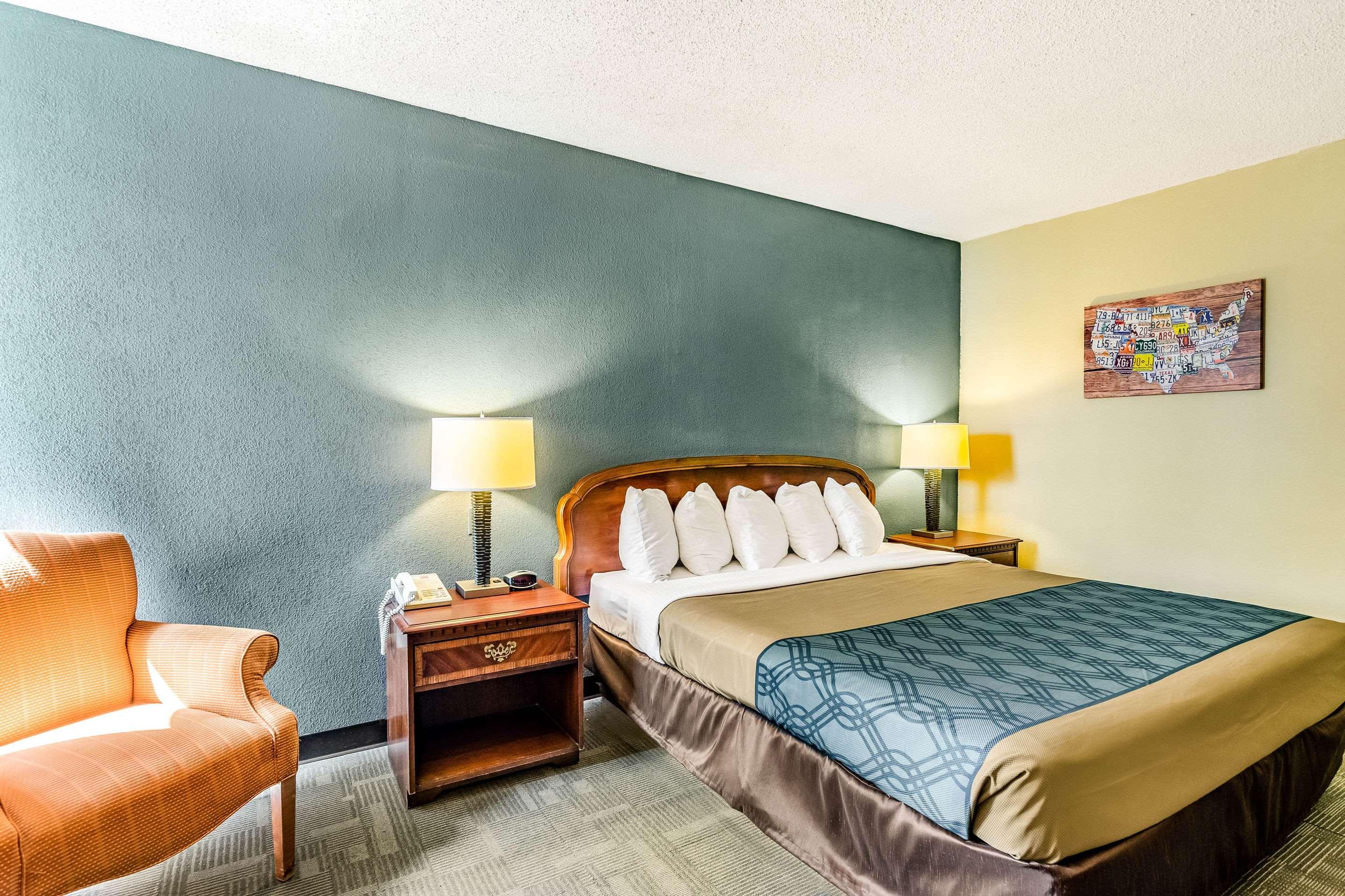Econo Lodge Inn & Suites Radford-Blacksburg Area Dış mekan fotoğraf