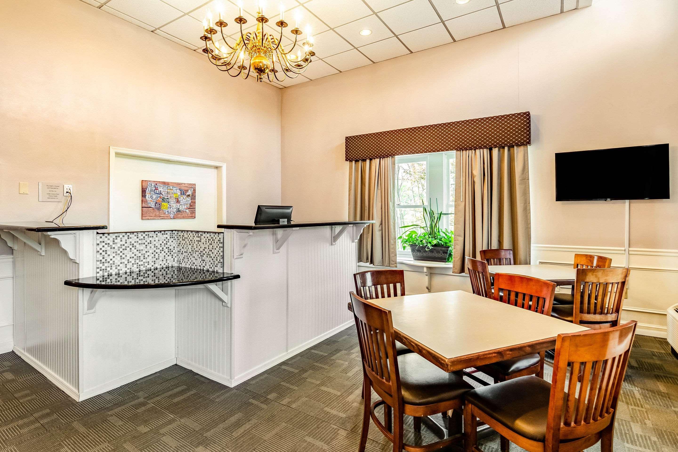 Econo Lodge Inn & Suites Radford-Blacksburg Area Dış mekan fotoğraf