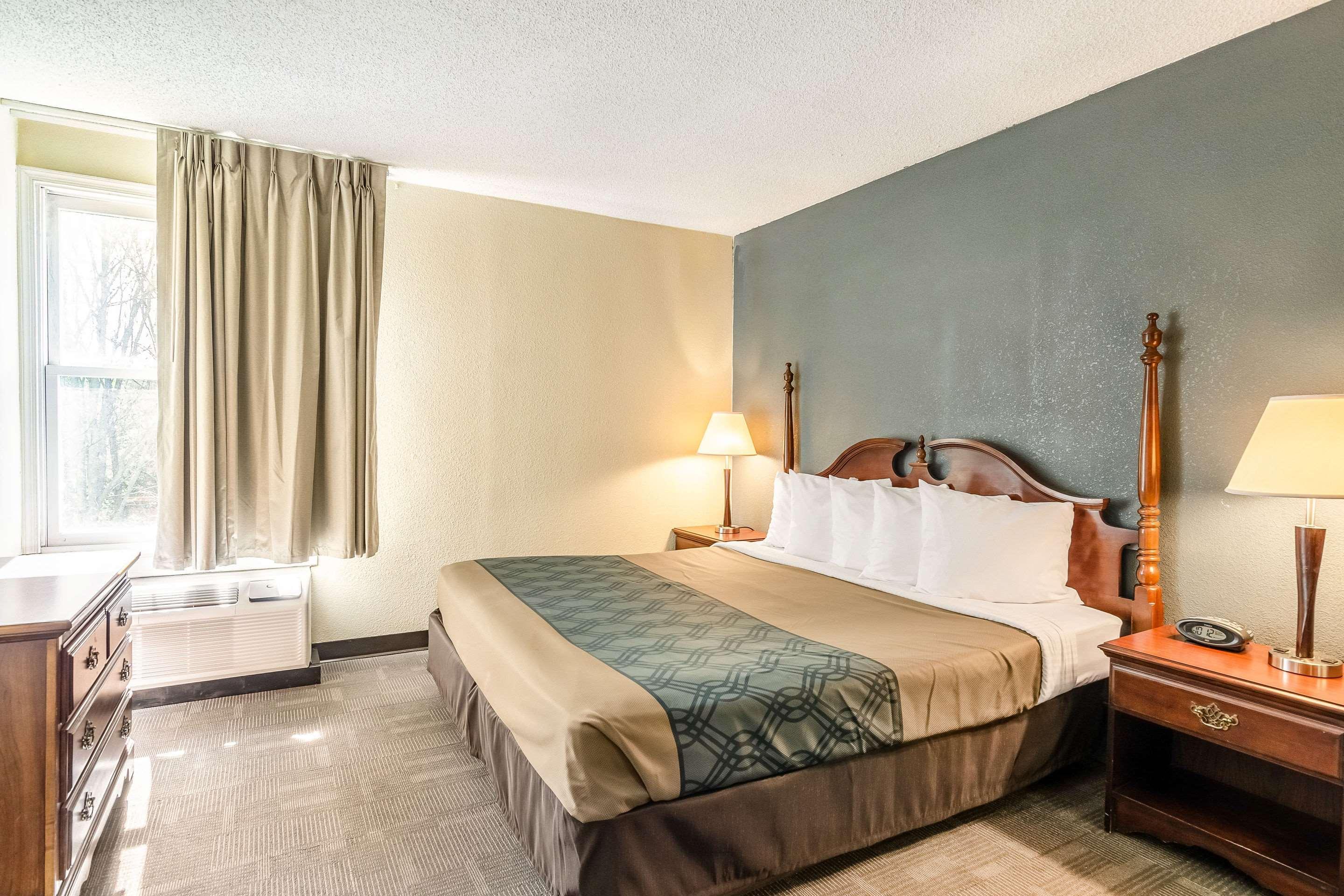 Econo Lodge Inn & Suites Radford-Blacksburg Area Dış mekan fotoğraf